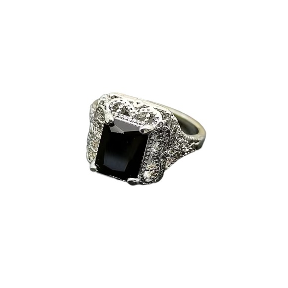 Square Black Stone Vintage Silver Ring - Picture 3 of 7